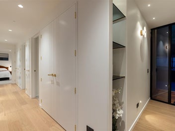 Architectural Luxury & Breathtaking Bay Views