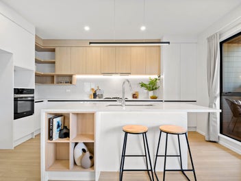 Brand New Freestanding in DGZ