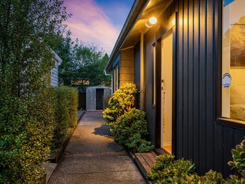 Spacious, Sunny and Private!