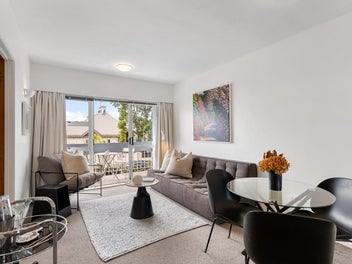 Prime Ponsonby Position!