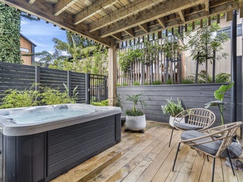 MODERN, STYLISH, CITY LOCATION