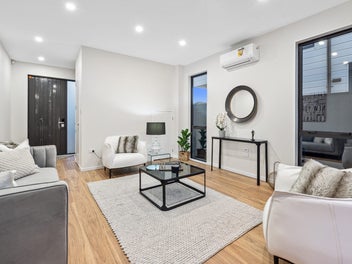 Freehold & Standalone - Vacant in Prime Milford
