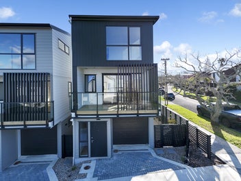 Image 1 of 20