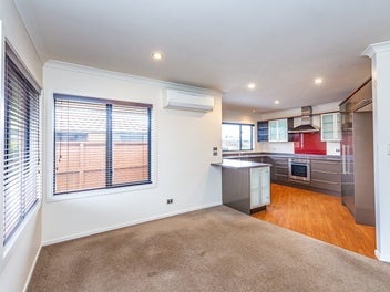 Spacious and inviting - College Estate