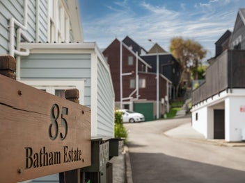 BEST VALUE TOWNHOUSE MOUNT VIC!