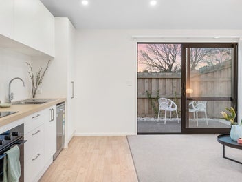 Modern & brand new & poolside