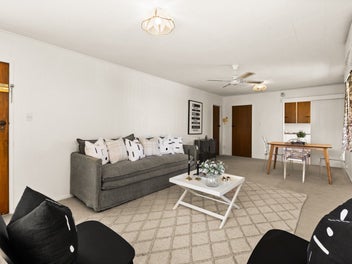 Easy living, prime Frimley location