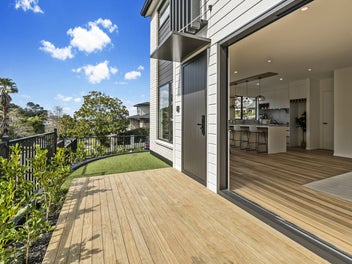 Home Sweet Home - Prestigious Murrays Bay