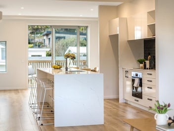 SUNNY + SPACIOUS - EASY LIVING AT ITS FINEST