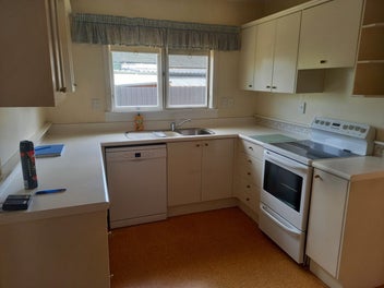 230SQM 4 BED, 2 BATH & DOUBLE GARAGE FOR REMOVAL
