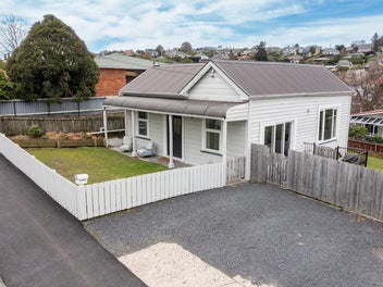 Sun, Style & Space in Kaikorai!
