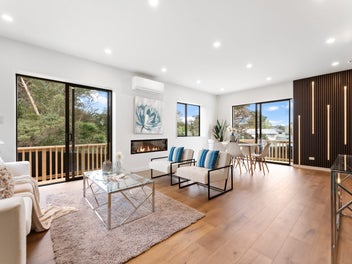 Stunning Standalone 4 Bedroom Home!
