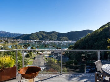 Sea Views with Coastal Charm