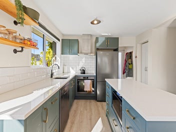 Sunny, Modern & Functional
