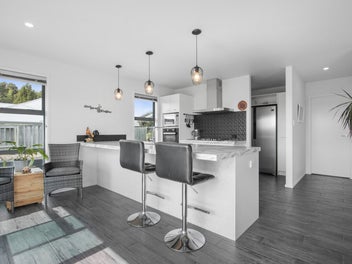 Sun, Style & Simplicity