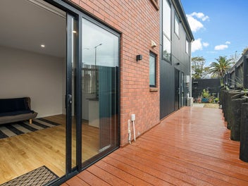 Flexible Modern Family Living