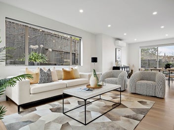 As New, Sun-Filled & Stylish in Glendowie!