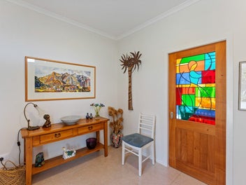 GARDEN LOVER'S DREAM HOME ON KAPITI COAST
