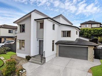 Motivated Vendors Spacious 6 Bedroom Home