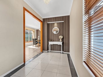 Motivated Vendors Spacious 6 Bedroom Home