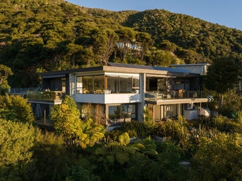 Luxury, lifestyle, location