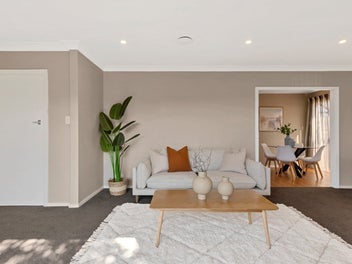 Family Home with 55m² Garage