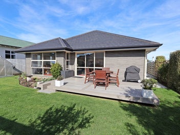 Executive Gladstone Living!