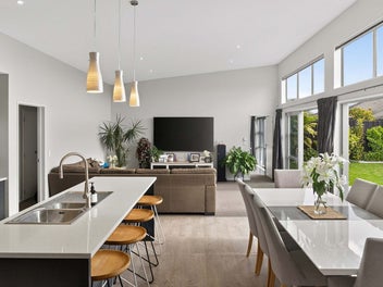 42 Nautilus Drive – Family Living by the Beach