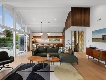 Mid-Century Cool, Poolside Living