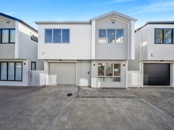 Top value 3 bed + study in Macleans