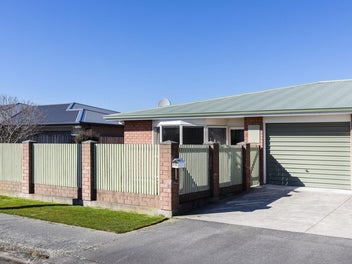 Ignore the RV - Must Sell!!