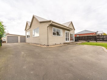 Charming Cottage - The Perfect Place to Start!