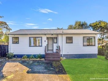Modern Comfort & Easy Living with Sun-Soaked Deck