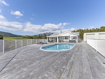 Idyllic Lifestyle Retreat