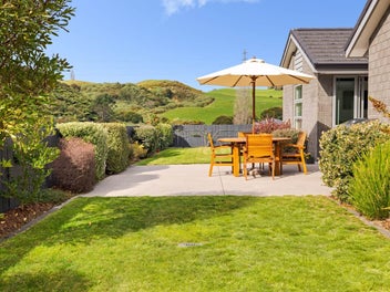 Immaculate Modern Home With Rural Outlook