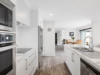 Immaculate Modern Home With Rural Outlook