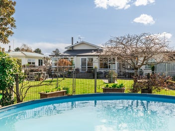 Large Family Haven with Pool