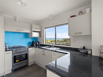 Welcome to your Coastal Getaway!