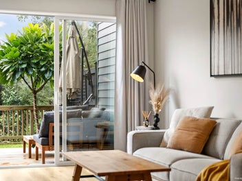 Seamless Living, Bushside Bliss