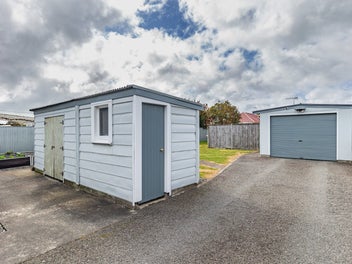 Double glazed home plus Sheds