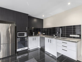 SUNNY SPACIOUS & CENTRAL RV $750,000