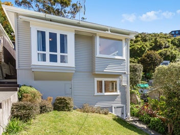 MODERNISED CHARACTER HOME - READY TO GO!