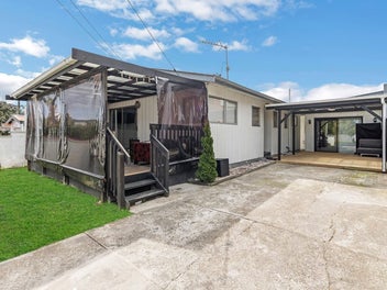 Owners Moving Aussie