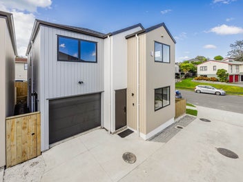 Brand-New Freehold Home – Quality & Location!