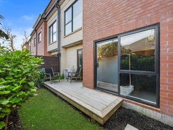 Freehold and must be sold...Before Christmas!