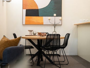 SUNNY 3-BED PAD + CAR PARK