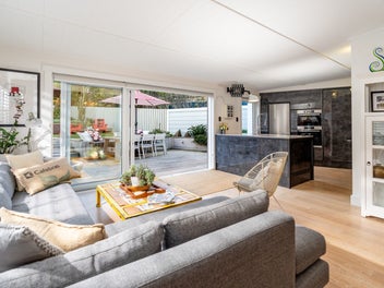 BEACHSIDE RETREAT EXQUISITE INSIDE & OUT