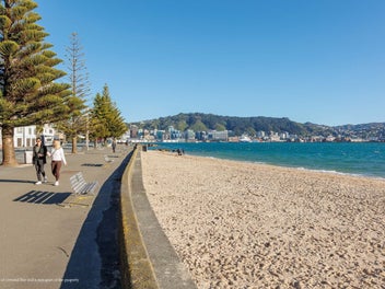 SUNNY 3-BED IN ORIENTAL BAY