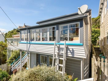 4 x FLAT MT VICTORIA MULTI INCOME