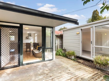 Tidy One-Bedroom Plus Bonus Sleepout